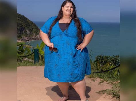 Qatar Airways asked to pay for Brazilian plus-sized model's therapy