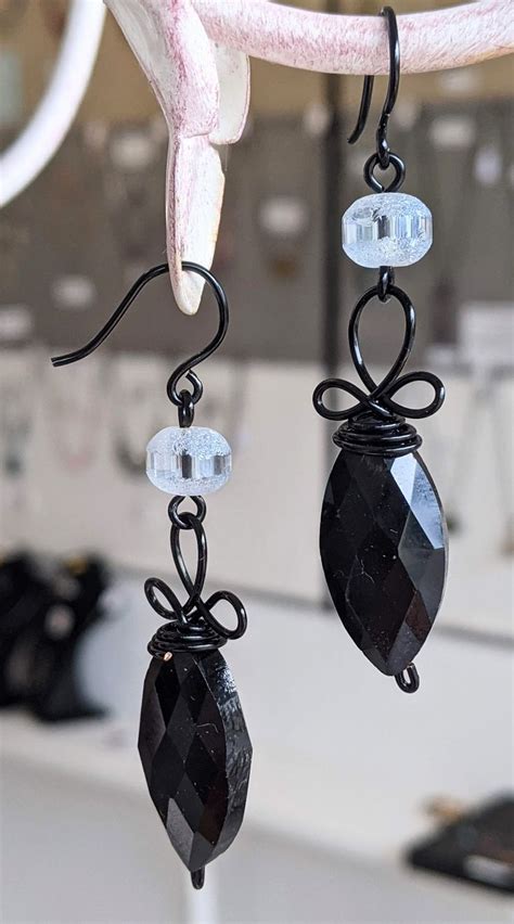 Longues boucles d'oreilles noires et argent avec perles en cristal de ...