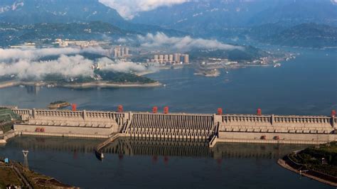 Polémiques et tensions autour d'un projet de super-barrage en Chine