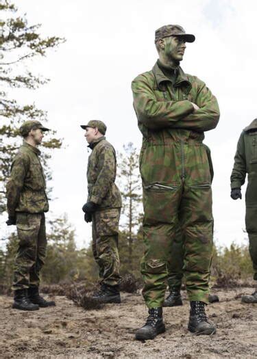 Face à la Russie, la Lettonie va rétablir le service militaire obligatoire