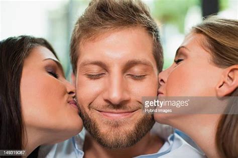 Mans Face With Kisses Photos et images de collection - Getty Images