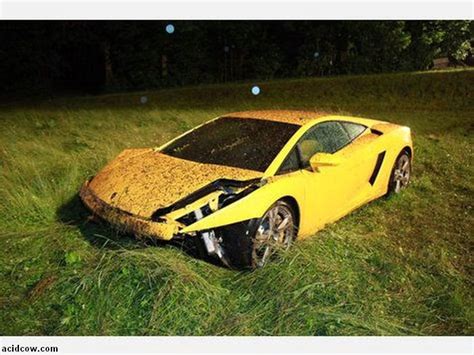 Wrecked Supercars (50 pics)