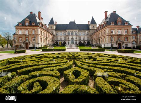 Main building of the University campus in Paris, France / The Cité ...