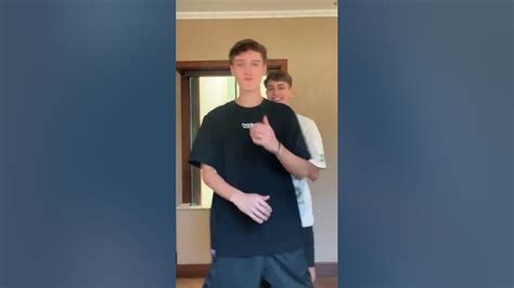 Na B2...(Vini leal e Felipe leal, dancinha do tik tok)