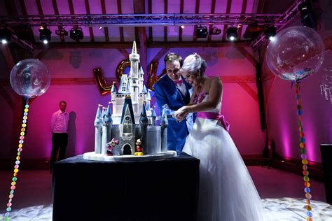 Best Karaoke Duet Songs: 80 Duets for Couples or Besties - hitched.co.uk