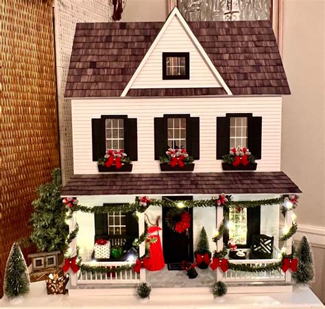 Victorian Dollhouse Christmas Decorations