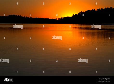 Sunrise on Kabetogama Lake at Ash River, Voyageurs National Park ...
