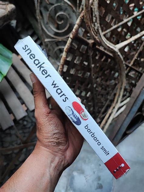 Buku Impor Sneaker Wars, Buku & Alat Tulis, Buku di Carousell