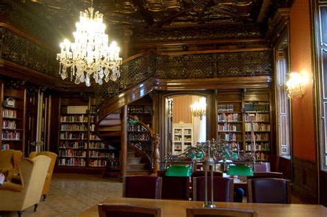 Библиотека Эрвина Сабо : где находится и что посмотреть рядом