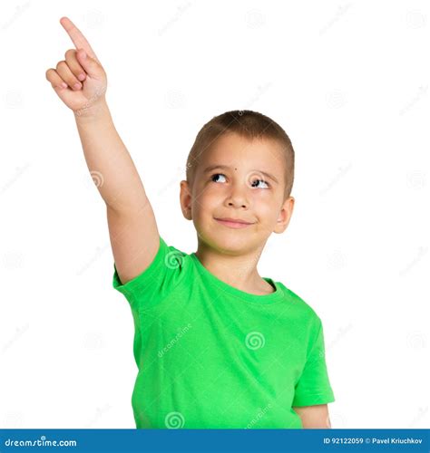 Verticale D'un Petit Garçon De Sourire L'enfant Montre Un Doigt Et Loin ...