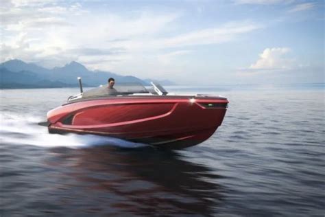 Flynt 756, der neue exklusive Custom-Bowrider von Flynt Yachts