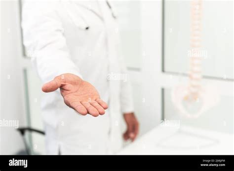 Doctor hand support hi-res stock photography and images - Alamy