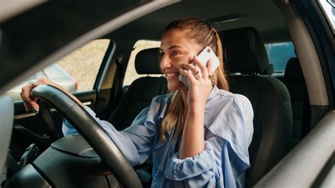 Mobile phone use and distracted driving statistics in Australia | Mozo