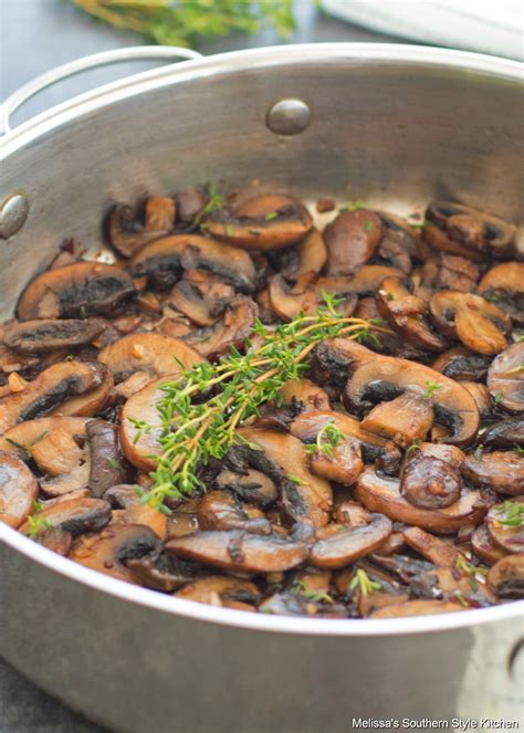 Sauteed Mushrooms with Garlic Butter - melissassouthernstylekitchen.com