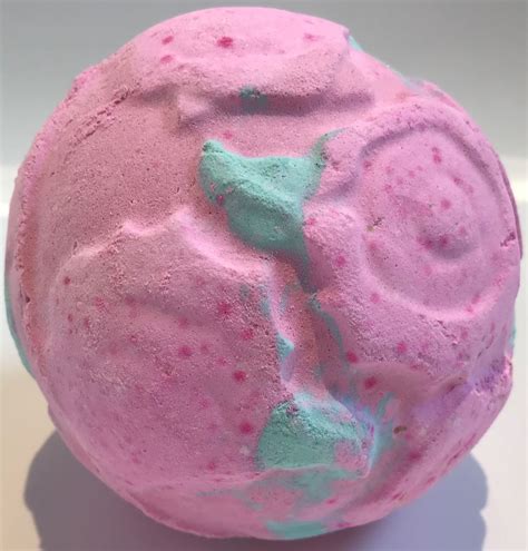 All Things Lush UK: Giant Rose Bombshell Bath Bomb