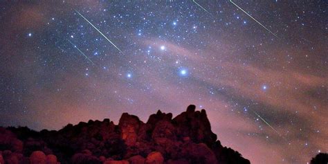 Dans le ciel de novembre, une célèbre pluie d'étoiles filantes...