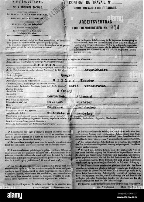 documents, contracts, employment contract for foreign workers in France ...