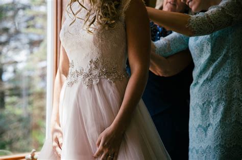 How Wedding Dress Sizes Work | Guides for Brides