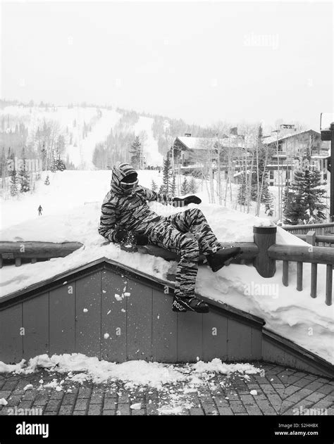 Resort snow Black and White Stock Photos & Images - Alamy