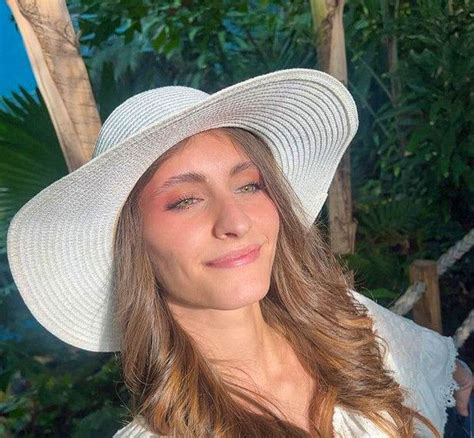 L'influenceuse Ophenya signalée à la justice