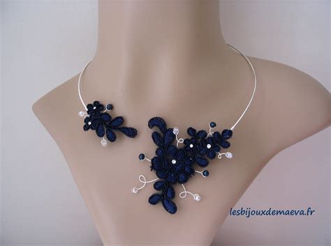 Collier fantaisie dentelle bleu marine