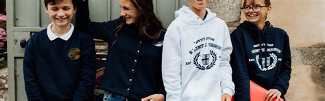 Uniformes Scolaires : Le Rôle des Parents et des Élèves