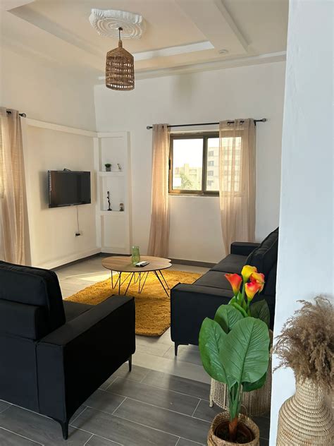 Appartement meublé à la Haie Vive, 2CHS + 1 bureau, Tout inclus - GANDA ...