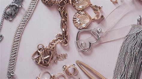 Etsy : découvrez un vaste choix de bijoux originaux à offrir pour Noël ...