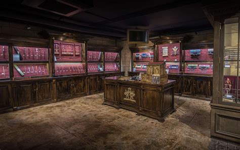 Covent Garden shop — The Noble Collection UK