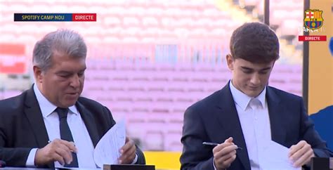 OFFICIEL : Gavi signe un nouveau contrat avec le Barça au Camp Nou ...