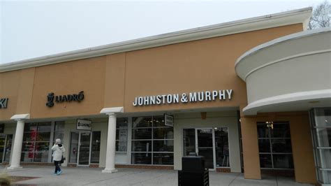 Williamsburg Premium Outlets stores - a photo on Flickriver