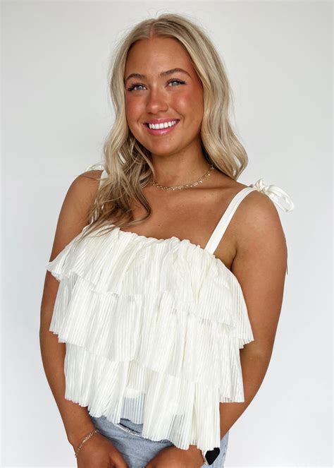 Raegan Ruffle Tank – Harlow x Brooks Boutique