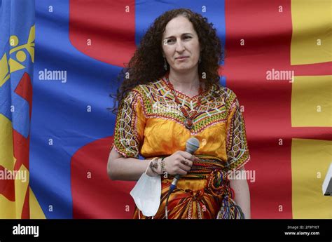Plusieurs milliers de partisans Kabyle de l'indépendance de la Kabylie ...