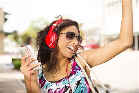 Tubes de l'été 2020 : les 10 chansons qui vont nous faire danser