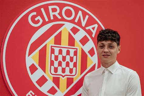 Oficial: Krejčí, adversário de Portugal no Euro-2024, é a primeira ...