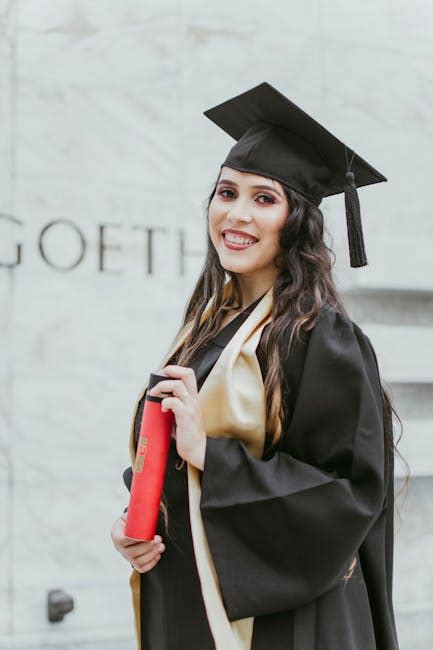 1000+ Interesting Graduation Cap Photos · Pexels · Free Stock Photos