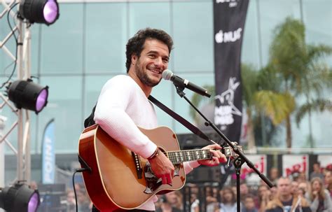 VIDEO. Amir a chanté en Facebook live pour 20 Minutes ce mardi