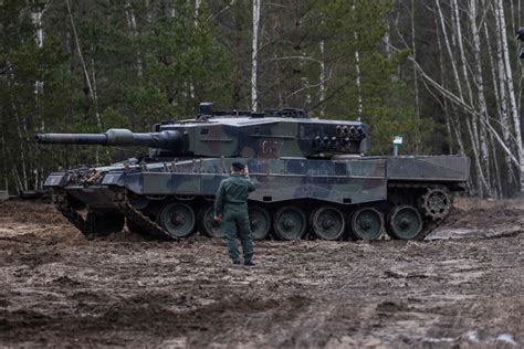Ukraine Gets First Advanced Western Battle Tanks | TIME