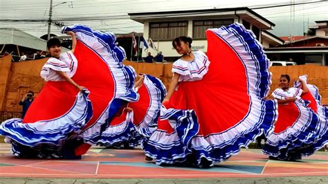 💃 Folkloric dances in Escazú, San José, Costa Rica