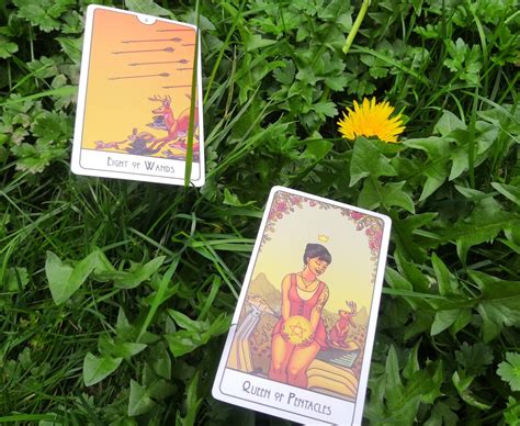 Artémis. Reine de pentacles et 8 de bâtons – Le tarot avec Cathou