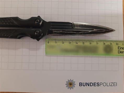 BPOL NRW: Bundespolizei stellt zwei verbotene Waffen im Hauptbahnhof sicher