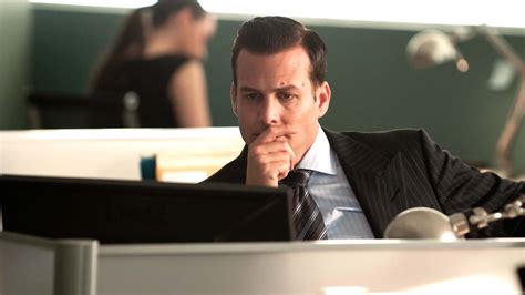 Suits Season 1 Episode 2 Review: “Errors and Omissions” - TVovermind
