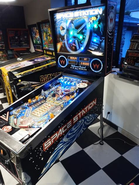 Flipper Space Station - HappyTronic