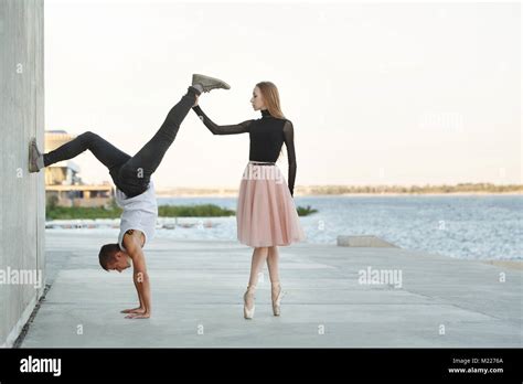 Danse Danseuse Contemporaine Banque d'image et photos - Alamy