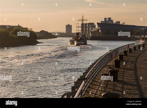 The paddle steamer Waverley on the River Clyde heading down river for ...