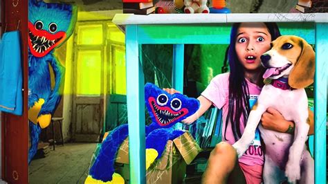 Huggy Wuggy Puppy Play Time est réel! J'ai trouvé une peluche dans une mystérieuse boîte