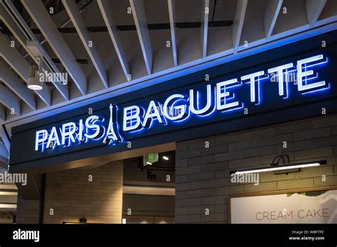 Paris Baguette bakery café logo seen in Shanghai Stock Photo - Alamy
