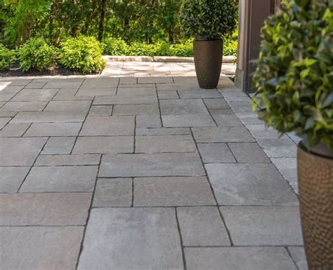 Unilock Treo® Smooth | Landscape Architect