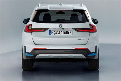 BMW iX1 First Drive Review - GreenCarGuide.co.uk