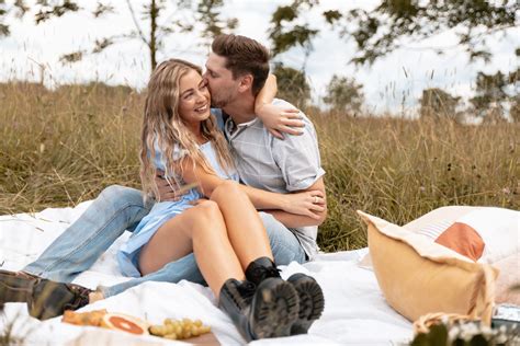 Couple session ideas based on your love language - Wild Peach ...